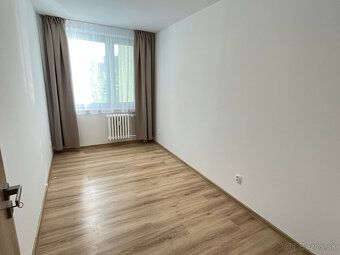 Predám zrekonštruovaný 2-izbový byt s lodžiou 50 m2 na ul. K