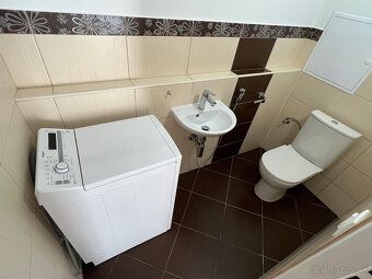 Predám zrekonštruovaný 2-izbový byt s lodžiou 50 m2 na ul. K