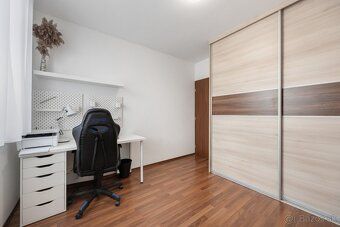 Základné údaje: Obytná plocha domu: 107 m2 (prízemie 54,5 m2