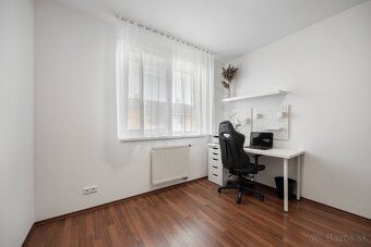 Základné údaje: Obytná plocha domu: 107 m2 (prízemie 54,5 m2