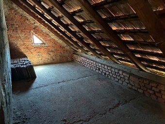 Typ: Rodinný dom Obec: Nitrianske Pravno
Vo veľmi peknej, po