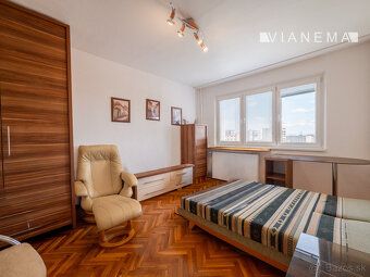 Ponúkame na predaj priestranný a svetlý 4-izbový byt s loggi