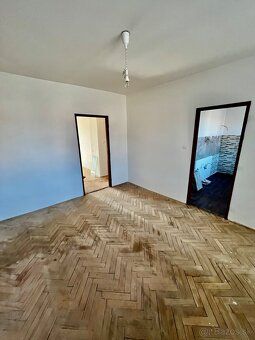 🏡Ponúkame na predaj priestranný 3 izbový byt s balkónom o vý