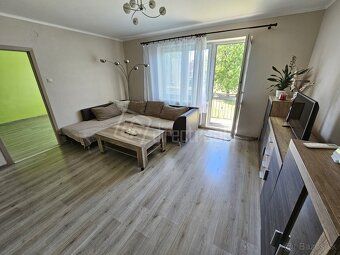 Veľmi pekný, udržiavaný 3 izbový byt s balkónom a vlastným k