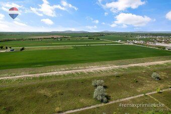 Realitná kancelária RE/MAX ponúka na predaj pozemok s výmero