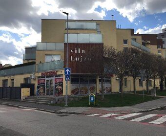 Ponúkame Vám na predaj prakticky riešené garážové státie v p