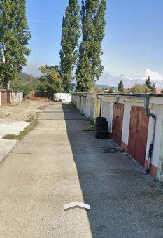 Ponúkame Vám na predaj samostatnú garáž o výmere 18 m², situ