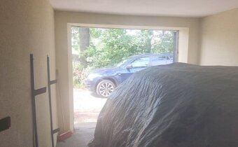 Ponúkame Vám na predaj samostatnú garáž o výmere 18 m², situ