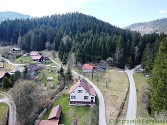 Veľký, zachovalý zhruba 60 ročný dom situovaný v krásnom hor