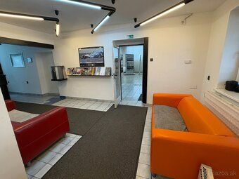 🏢 Multifunkčný prevádzkový areál na skok od centra Banskej B