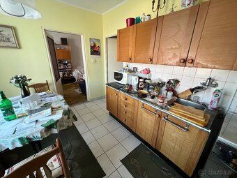 Sprostredkujeme predaj veľkého 3 izbového bytu s balkónom bl