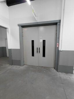 Prenajmeme skladový priestor s výmerou až 822 m2 v Bratislav