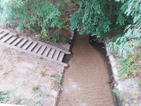 Ponúkam na predaj pozemok pri Ortovom mlyne v kľudnej časti 