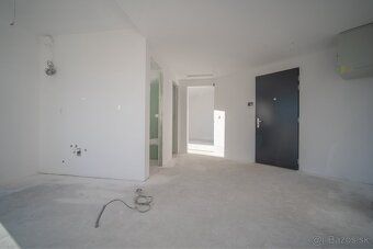 Luxusný 3-izbový byt s terasou v rezidenčnom komplexe Apartm