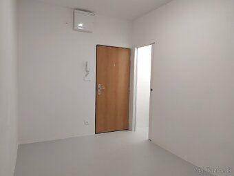2-izbový kompletne zrekonštruovaný byt s balkónom na prenájo