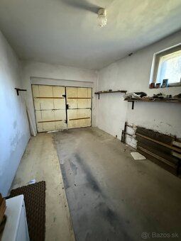 Prenájom rodinného domu so záhradou. Nehnuteľnosť je rozdele