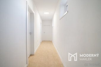 Typ: Komerčný objekt Ulica: Spartakovská Obec: Trnava
 Moder