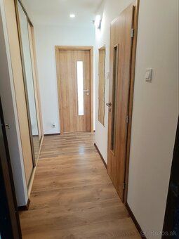 Ponúkam na prenájom 1,5 izbový byt o výmere 40 m² na Lesníck