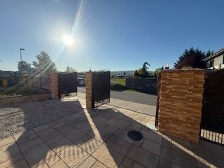 Ponúkame na predaj kvalitný, moderný pasívny rodinný dom v a