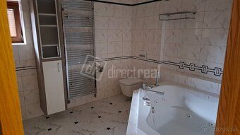 3 izbový byt o výmere takmer 130m2 v rodinnom dome so samost