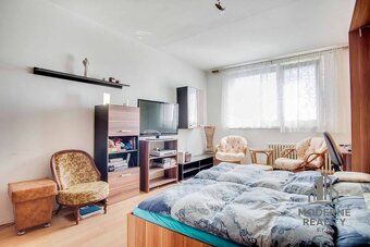 Moderné Reality ponúka na predaj veľký 1-izbový byt blízko s