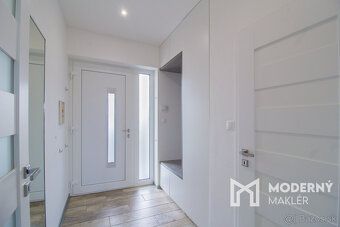 Typ: Rodinný dom Ulica: - Obec: Beňadiková
Moderný maklér po