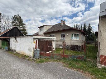 Ponúkame na predaj rodinný dom v pôvodnom stave nachádzajúci