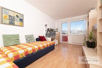 Ponúkame na predaj priestranný 3-izbový byt s dvoma balkónmi