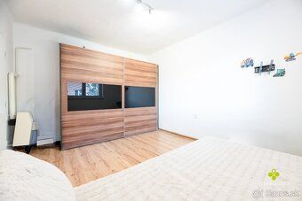 Hľadáte kľudné bývanie s bezproplémovým parkovaním?
Vaša Rea