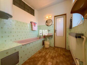B10 Vám ponúka na predaj rodinný dom v obci Bobot, situovaný