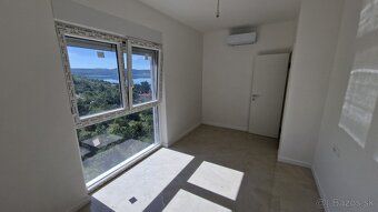 Moderný apartmán so strešnou terasou a výhľadom na more Seve