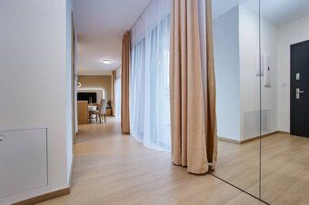 Luxusný 2 izbový byt v exkluzívnom projekte s balkónom a vyh