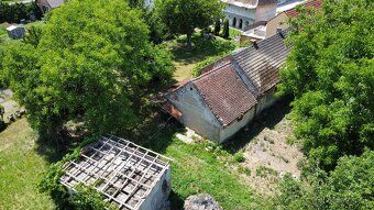Ponúkame na predaj pozemok o výmere 833 m² nachádzajúci sa n