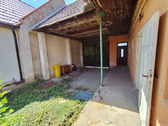 Predám rodinný dom priamo v HLOHOVCI ( ulica Čulenova ), na 