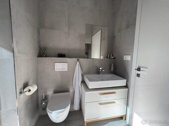 Ponúkame exkluzívne do predaja samostatne stojaci rodinný do