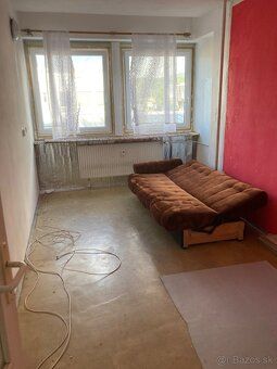 Predaj 2-izbový byt na M. Chrasteka 23. Ziar nad Hronom.