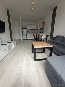 Dám do prenájmu kompletne zariadený 2 izbový byt na prenájom