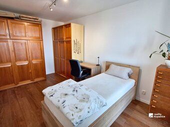 Pezinok | 3 izby | 60 m² | 8/9 poschodie | lodžia + pivnica
