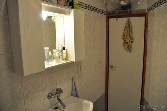 Predam dom na vode jedinecny okruhly houseboat - hausbót, ce