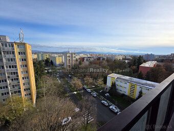 Typ: 4-izbový byt Ulica: Výstavby Obec: Košice-Západ
Ponúkam