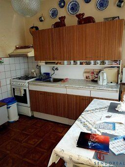 Predáme 4.izbový rodinný dom. Dom je postavený na železobetó