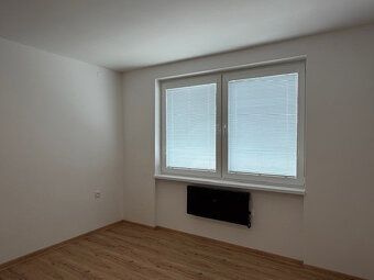 Typ: 3-izbový byt Ulica: Kolárovská Obec: Zemianska Olča
Rea