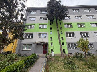 Ponúkame na predaj teplý 2- izbový byt na sídlisku Terasa, u