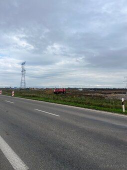 Predám priestranné pozemky v Černíku, len 15 km od továrne n