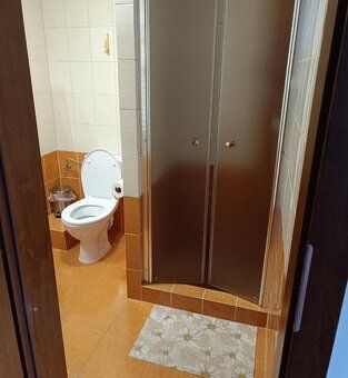 Prenajmem kratkodobo 9ks apartmany s WC a kupelnou. 2 spoloc
