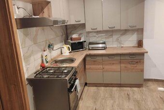 Prenajmem kratkodobo 9ks apartmany s WC a kupelnou. 2 spoloc