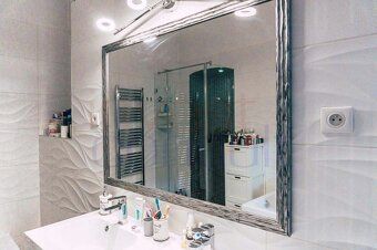 NA PREDAJ LUXUSNÝ TROJIZBOVÝ MEŠTIANSKY BYT V SRDCI KOMÁRNA
