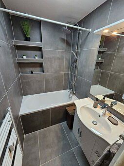 Dám do prenájmu moderný priestranný 3 izbový (84m2) byt cent