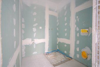 Priestranný 3-izbový byt s veľkou terasou v projekte Apartmá