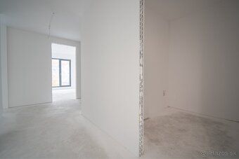 Priestranný 3-izbový byt s veľkou terasou v projekte Apartmá
